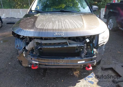 2018 Jeep Compass Trailhawk z USA, uszkodzony, nr VIN 3C4NJDDB8JT343455